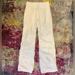 White lined Lululemon Studio pants (older release) new with out tags. Size 6